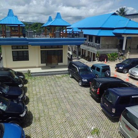 Hotel Sinar Tambolaka Waingapu エクステリア 写真